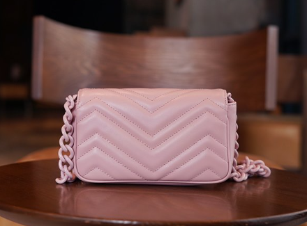 구찌 마몬트 마틀라세 벨트백 699757