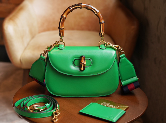 구찌 뱀부 스몰 탑핸들백 675797