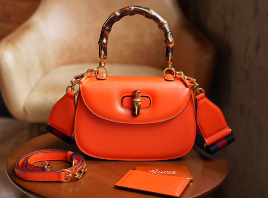 구찌 뱀부 스몰 탑핸들백 675797 