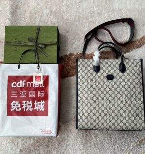 구찌 인터로킹G 라지 토트백 674155 