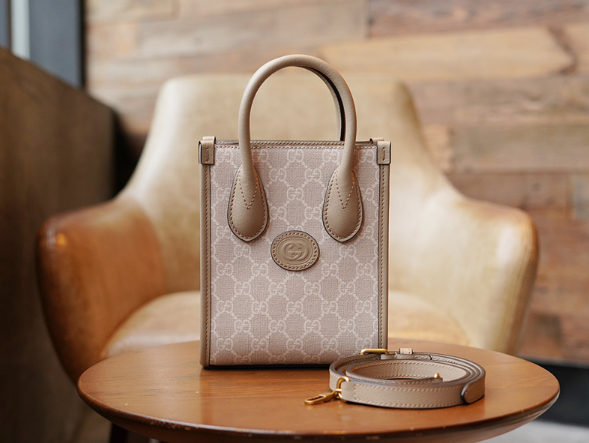 구찌 인터로킹G 미니 토트백 671623