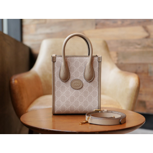 구찌 인터로킹G 미니 토트백 671623