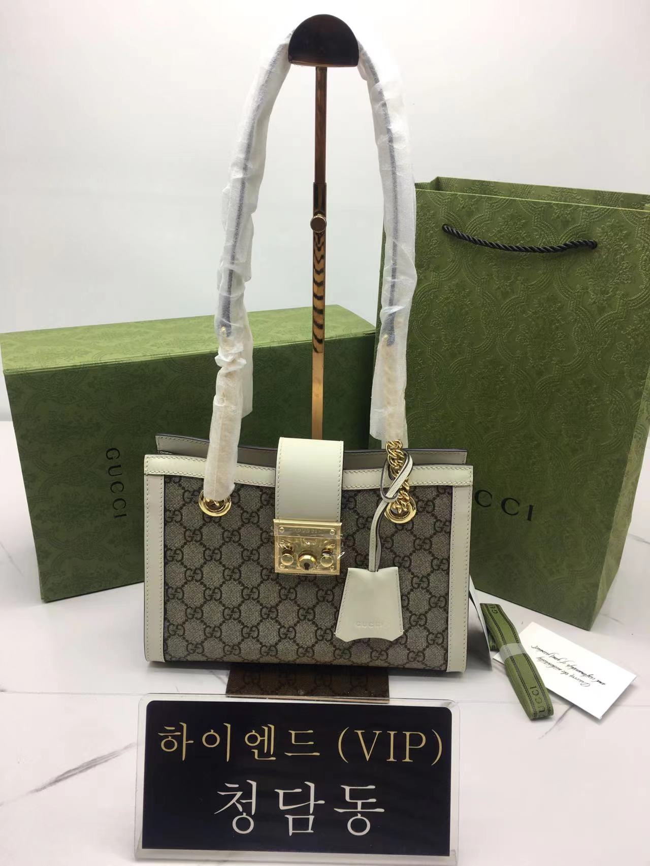 구찌 패들락 스몰 GG 숄더백 498156