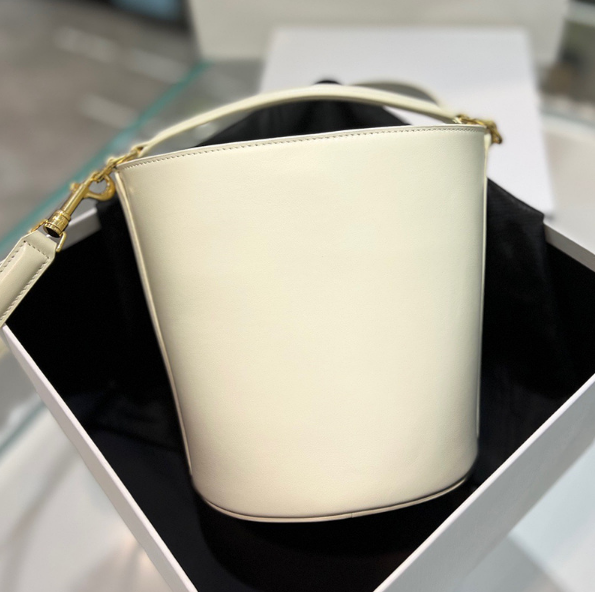 셀린느 16 버킷백 틴 (하이엔드급)