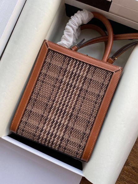 셀린느 미니 트리오페 토트백 (하이엔드급)