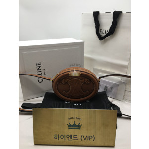 셀린느 크로스바디 오벌 펄스 퀴르 트리오페 미니백 (하이엔드급)