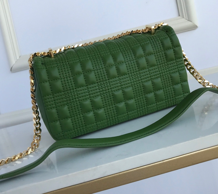 버버리 롤라백 스몰 램스킨 (하이엔드급)