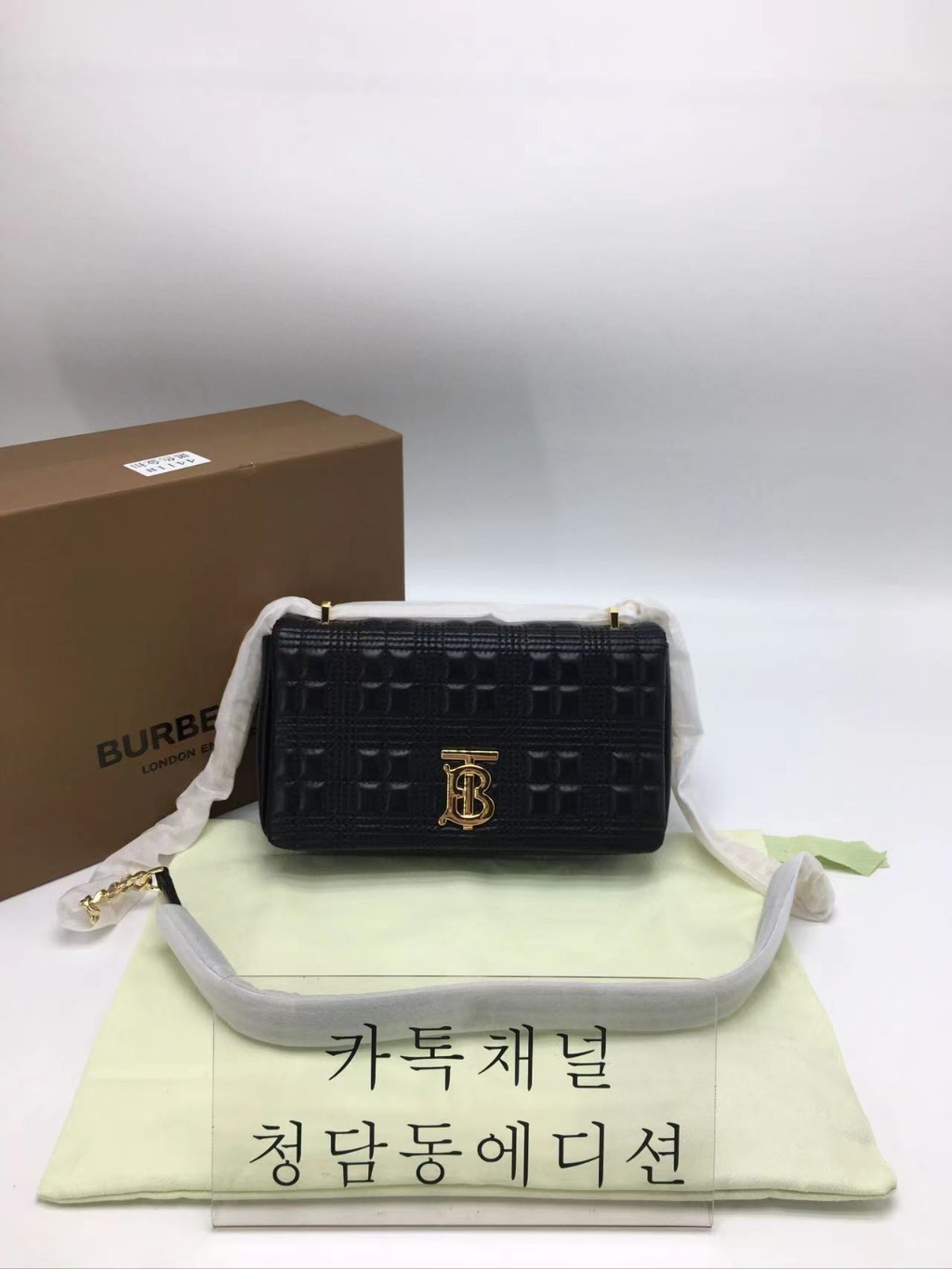 버버리 롤라백 스몰 램스킨 (하이엔드급)