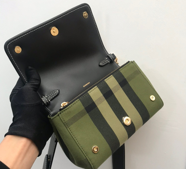 버버리 호스페리 코튼 캔버스 크로스바디백 (하이엔드급)