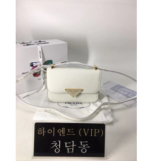 프라다 사피아노 레더 숄더백 (컬러 화이트, 블랙)
