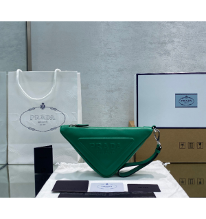 프라다 트라이앵글 레더 클러치백 (하이엔드급)