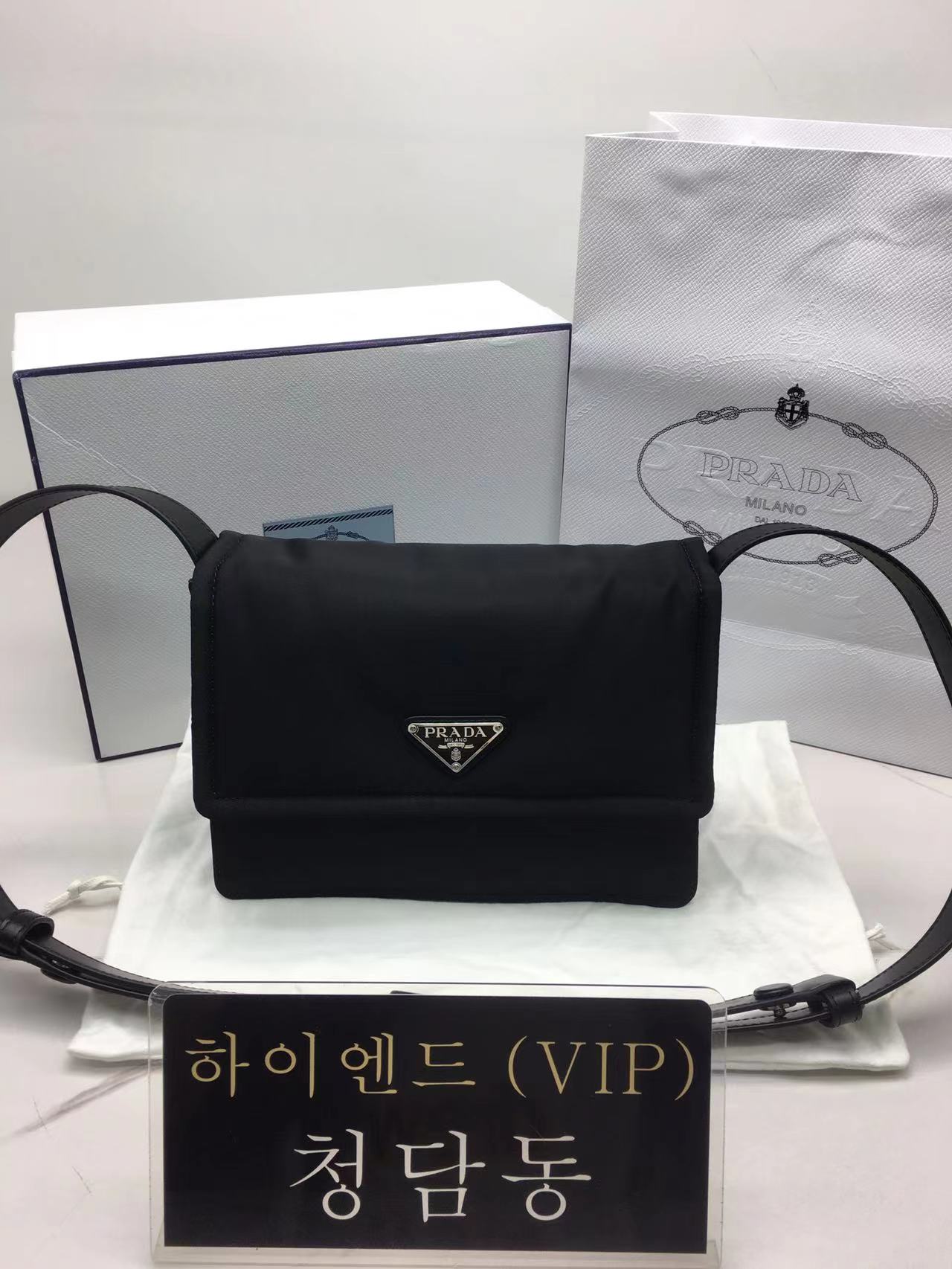 프라다 패딩 리나일론 숄더백 스몰 (하이엔드급)