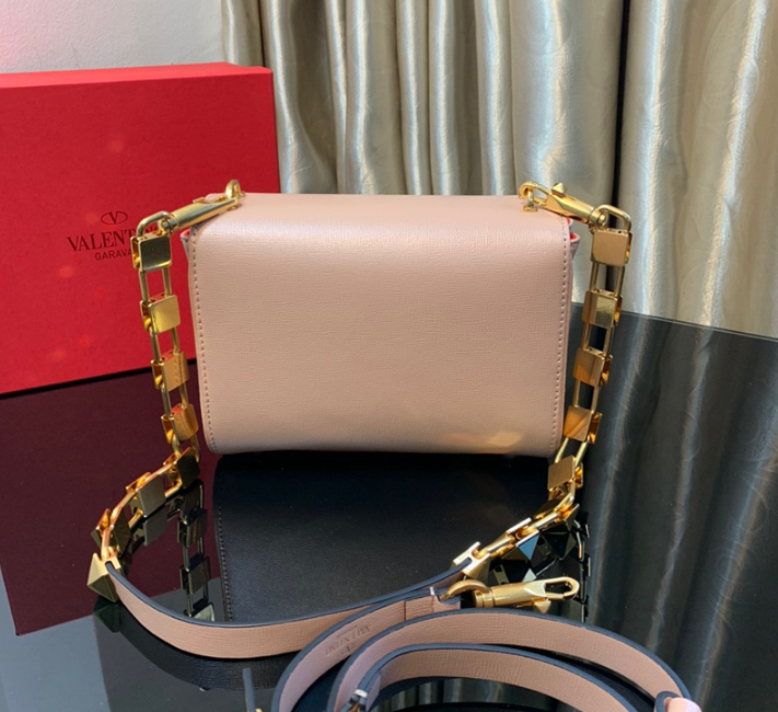 발렌티노 가라바니 스터드사인 숄더백 (하이엔드급)