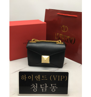 발렌티노 원스터드 체인스트랩 숄더백 (하이엔드급)