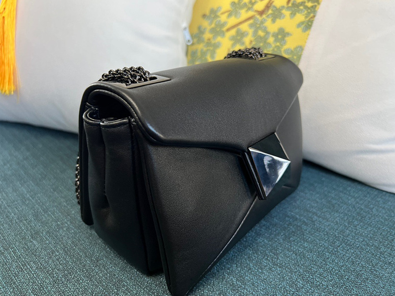 발렌티노 원스터드 체인스트랩 숄더백 (하이엔드급)