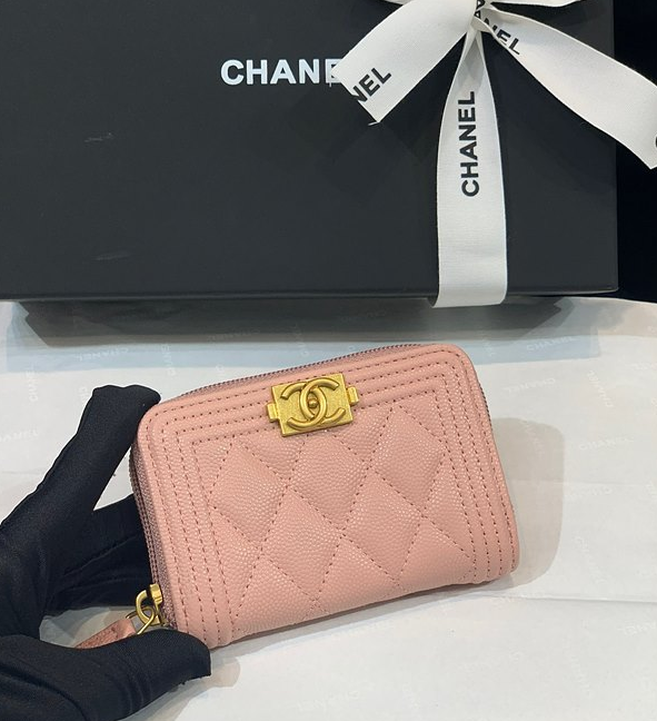 샤넬 보이 작은캐비어스킨 지퍼 카드지갑