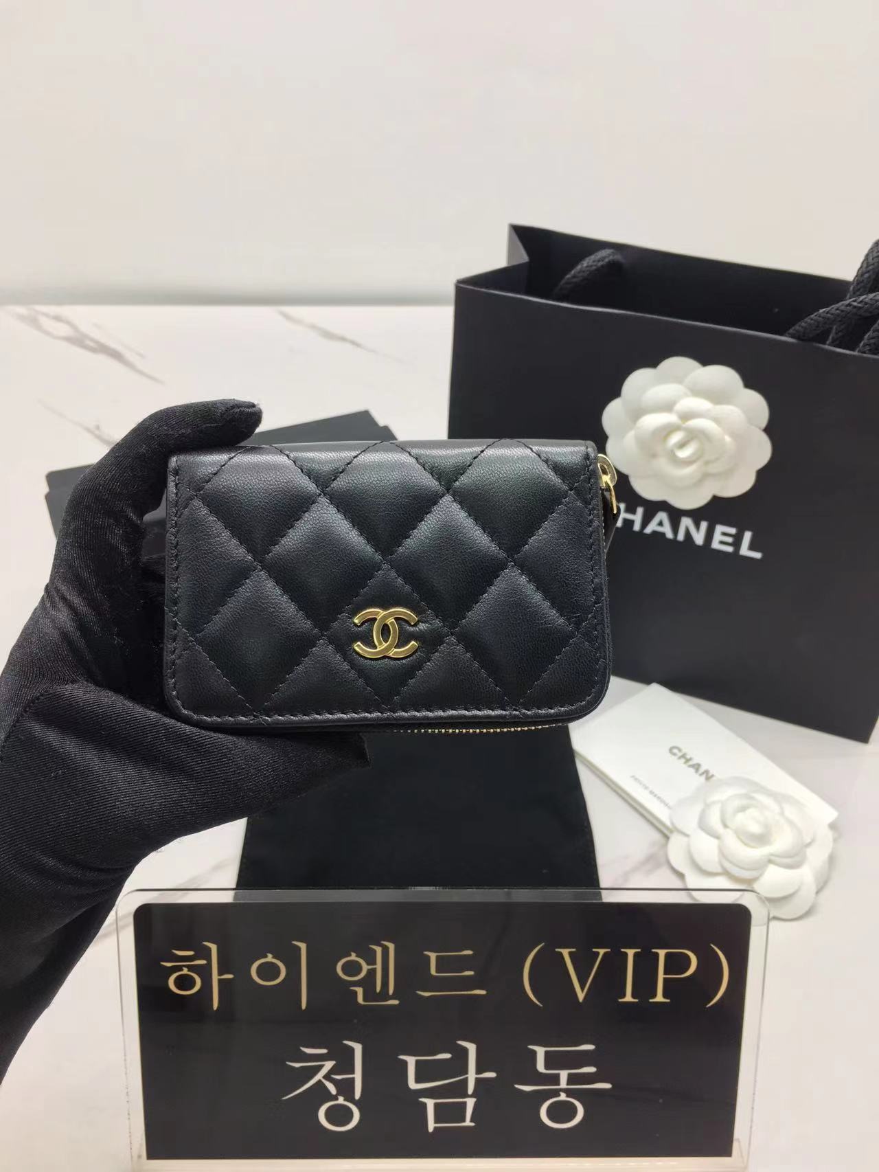 샤넬 클래식 램스킨 지퍼 카드지갑 금장