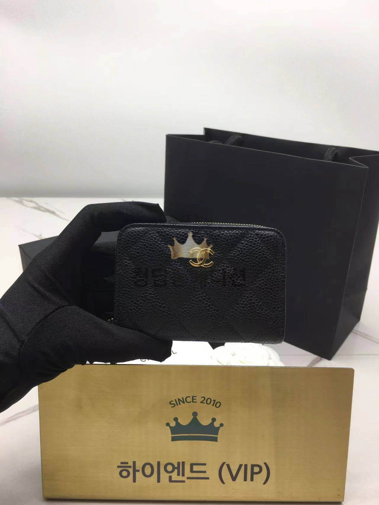 샤넬 클래식 캐비어 지퍼 카드지갑 금장