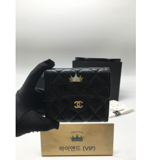 샤넬 클래식 캐비어 플랩 지갑 금장