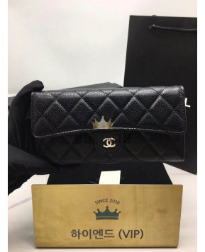 샤넬 클래식 캐비어스킨 플랩 장지갑 (은장)