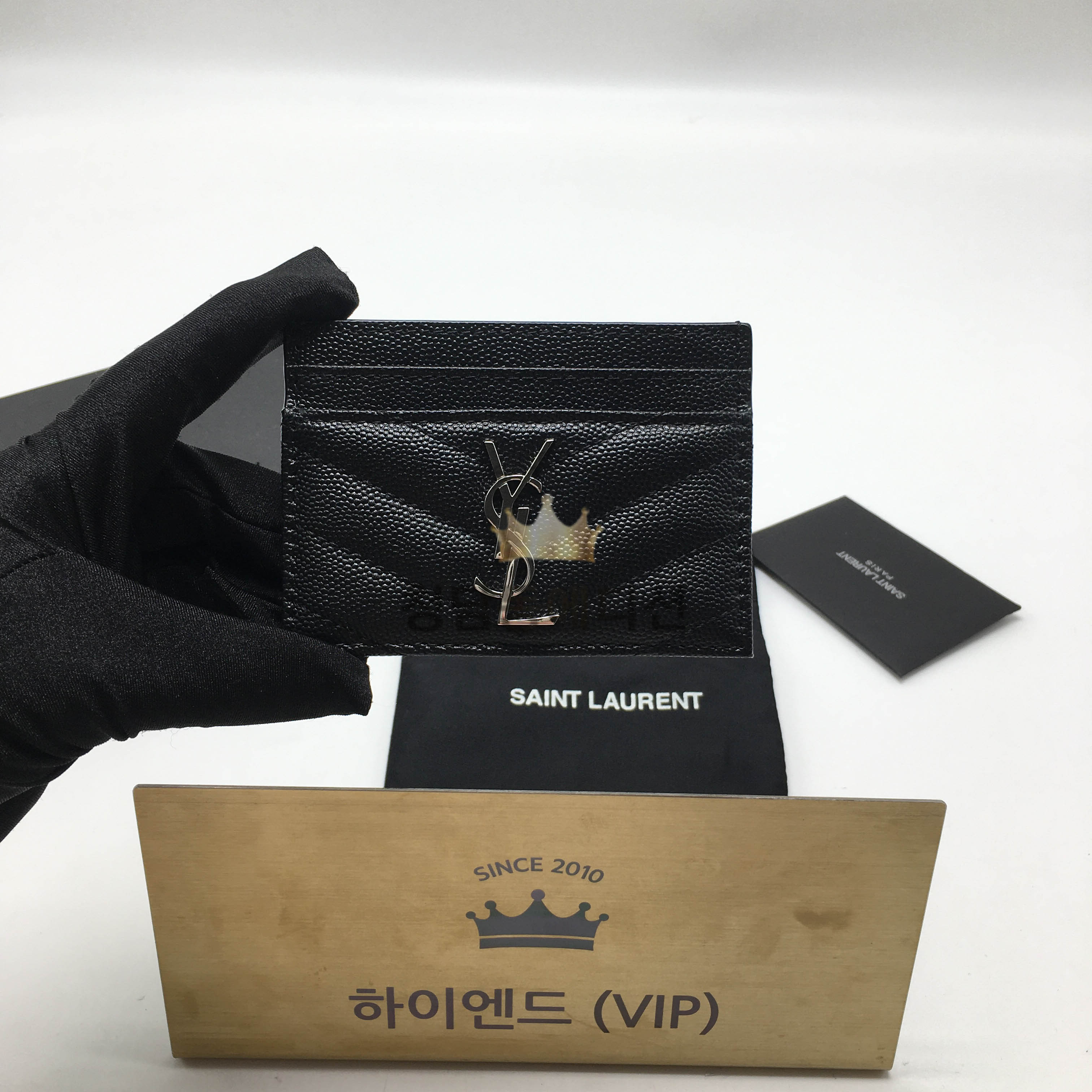 생로랑 모노그램 퀼팅 카드홀더 423291