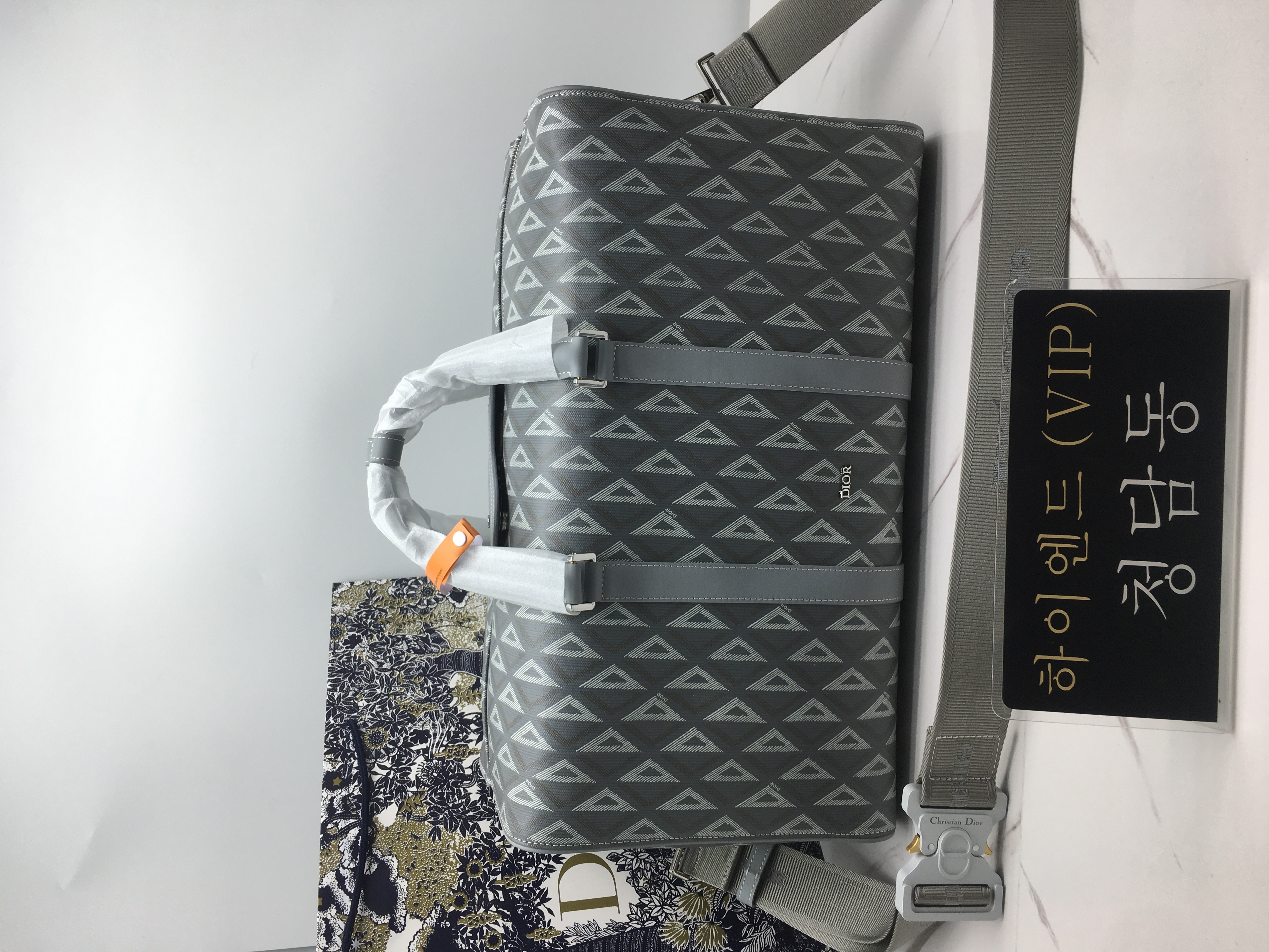 디올 링고 50 더플백