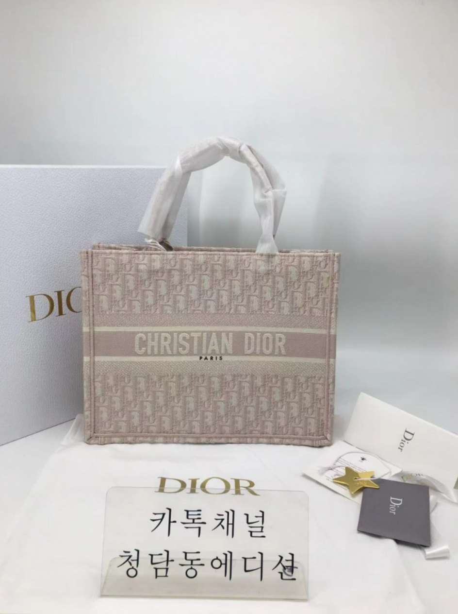 디올 북토트백 미디움