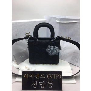 디올 울트라 매트 레이디백 스몰 (upgrade ver.)