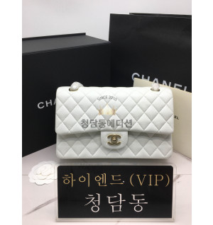 샤넬 클래식백 작은 캐비어스킨 라이트골드 미디움 25.5cm