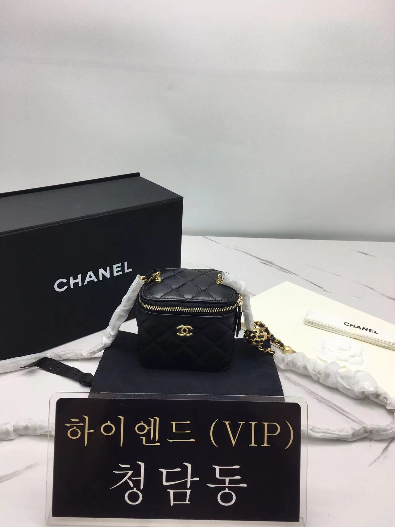 샤넬 클래식 체인볼 베니티백