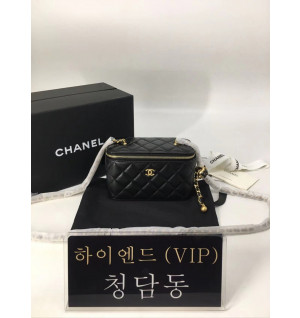 샤넬 클래식 체인볼 베니티백