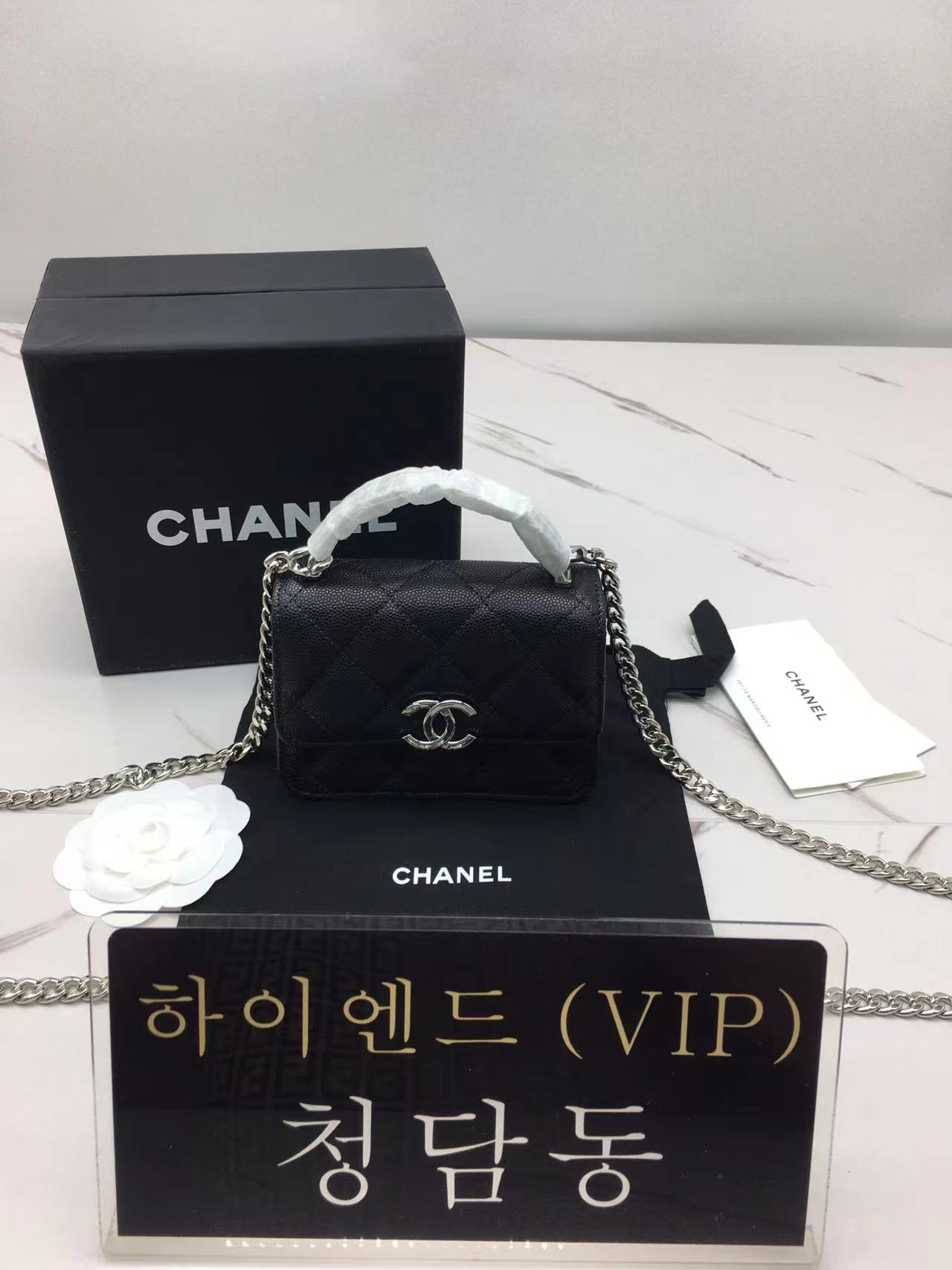 샤넬 22SS 탑핸들 코코 레터링 체인백 캐비어 은장