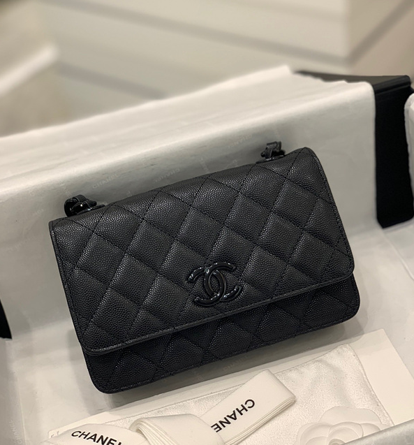샤넬 클래식 WOC 블랙 코팅 버클 체인 월릿