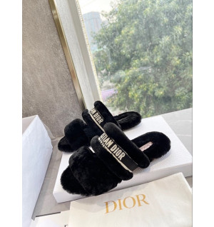 디올 퍼 슬리퍼