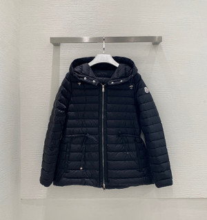 몽클레어 라이에 경량패딩