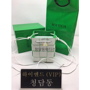 보테가베네타 카세트 버킷백 (하이엔드급)