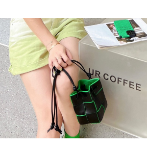 보테가베네타 카세트 버킷백 미니