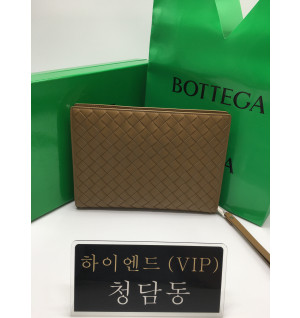 보테가베네타 클래식 인트레치아토 클러치백 693675
