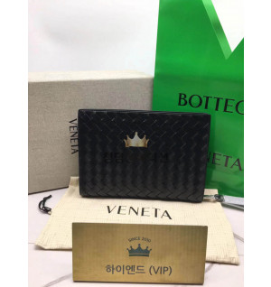 보테가베네타 클래식 인트레치아토 클러치백 693675
