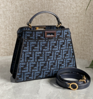 펜디 피카부 I SEE U 스몰