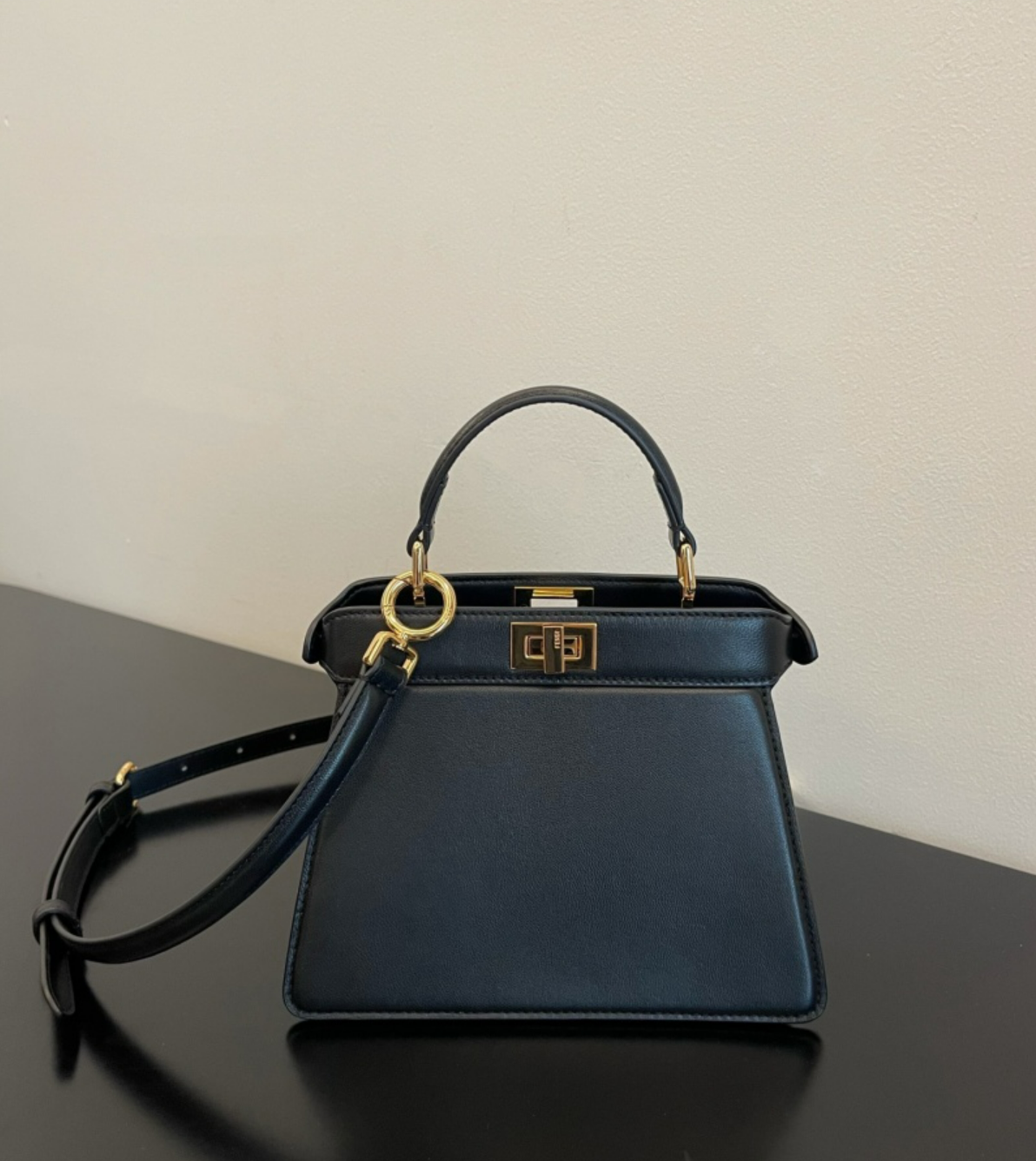 펜디 피카부 I SEE U 스몰