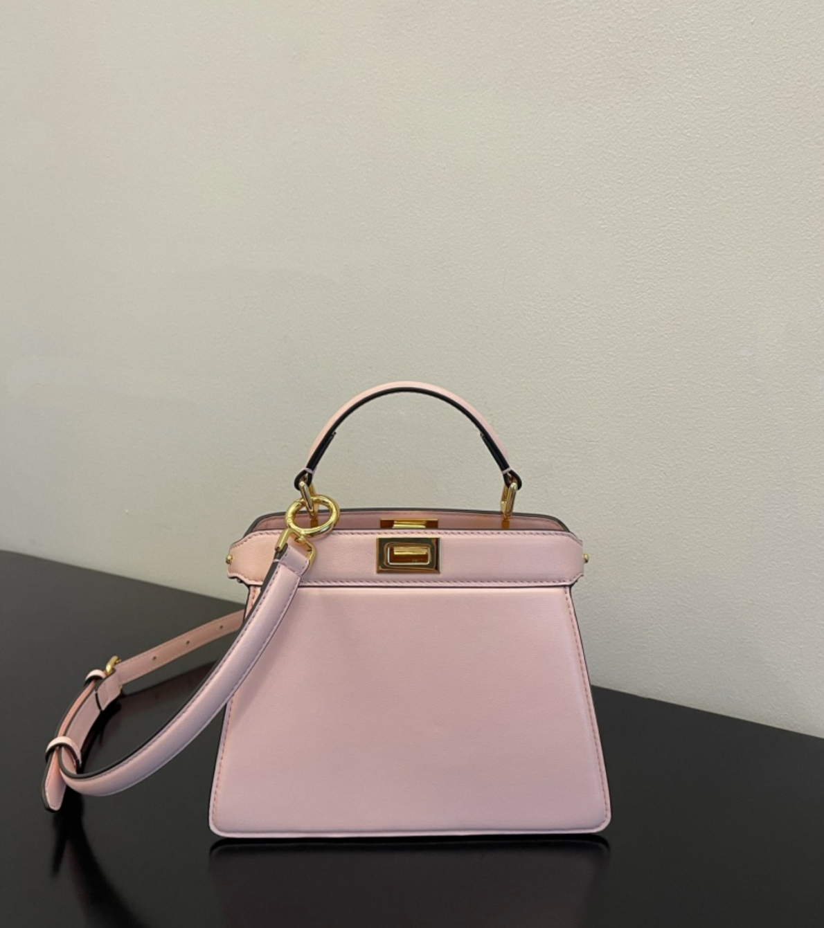 펜디 피카부 I SEE U 스몰