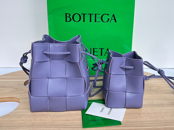 보테가베네타 카세트 버킷백 (미니,스몰)