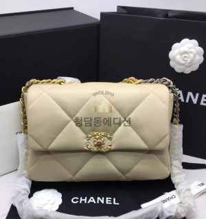 샤넬 19 플랩백 미디움 (하이엔드급)