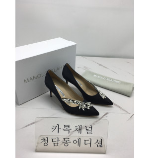 마놀로 블라닉 펌프스 (7cm)
