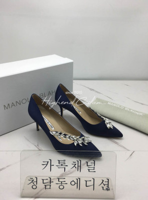 마놀로 블라닉 펌프스 (7cm)