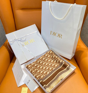 디올 실크 스카프