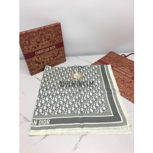 디올 실크 스카프