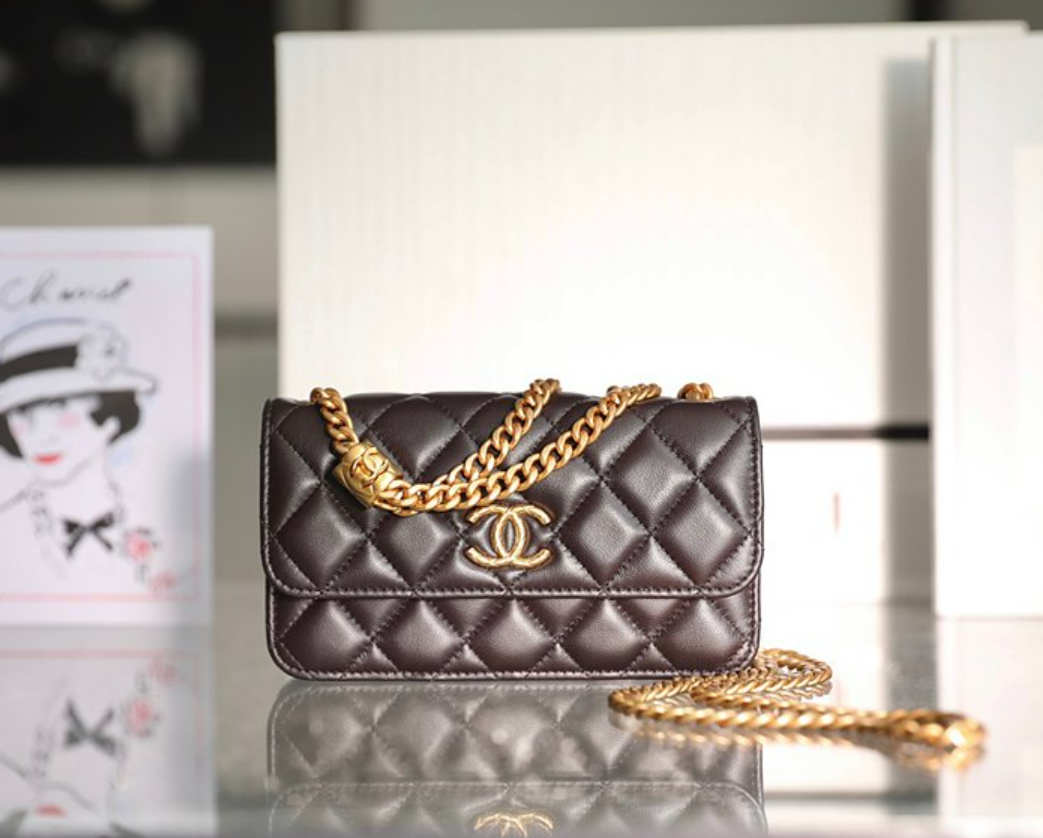 샤넬 22K 체인 플랩 폰 홀더 (하이엔드급)