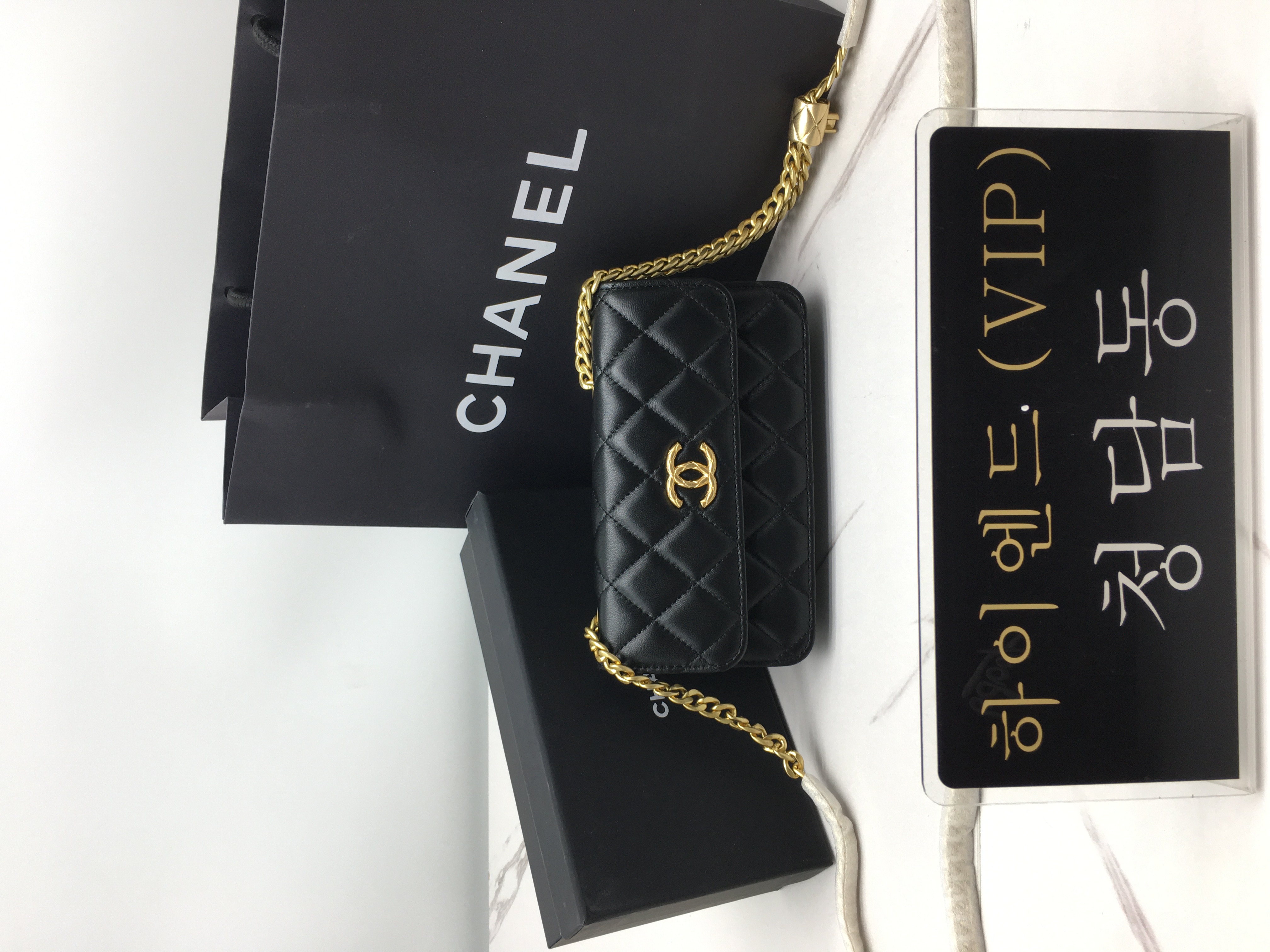 샤넬 22K 체인 플랩 폰 홀더 (하이엔드급)